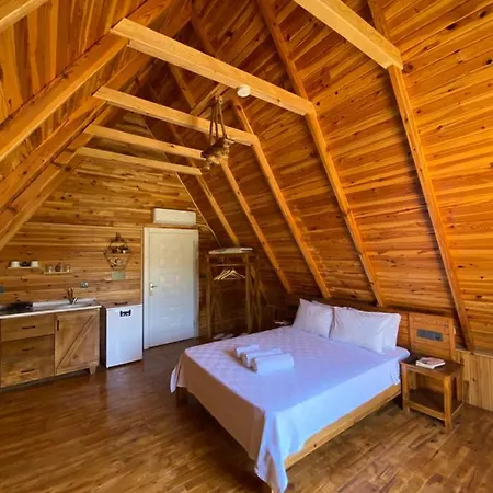 Heaven Bungalow Lodge *
